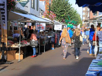 Midzomermarkt in Dorpshart Lisse