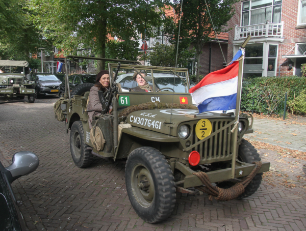Veteranendag Lisse – Defilé historische voertuigen