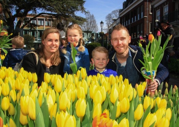Kids Tulpenpluktuin in Dorpshart Lisse